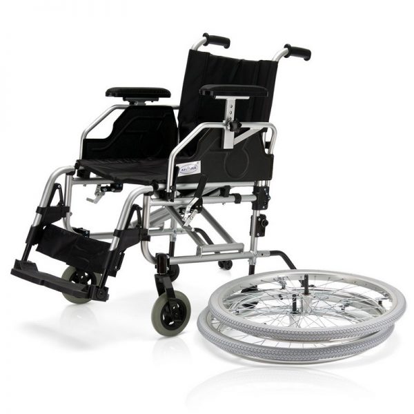 Кресло-коляска для инвалидов со съемными колесами